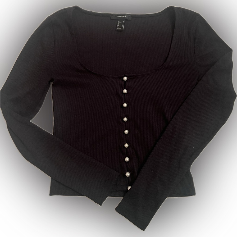 pearl buttoned long sleeve top
